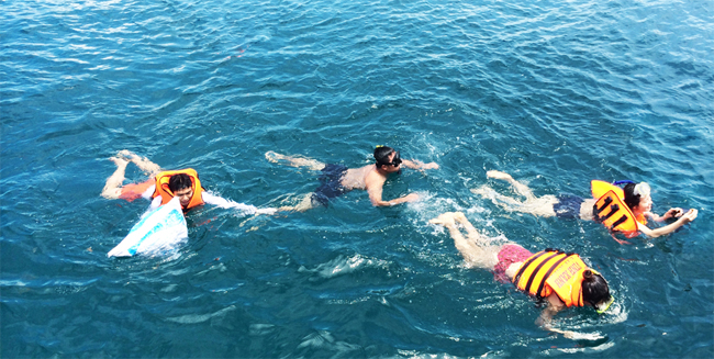 Scuba Diving at Hon Mun Island, Nha Trang