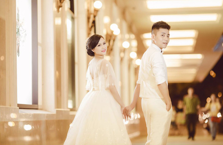 Pre-wedding photography at Trang Tien Plaza