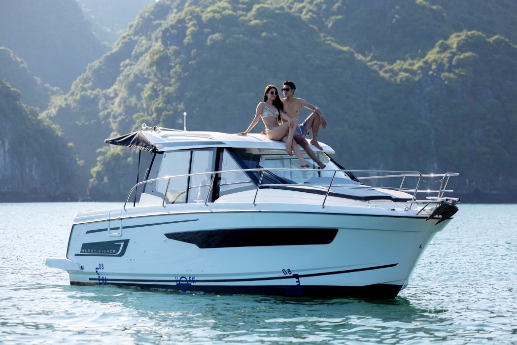 For couples and luxury travelers, a Halong Bay private yacht day tour is the perfect blend of romance and adventure.